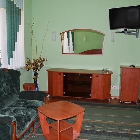 Hotel 7 Zirok Melitopolʼ Exterior foto