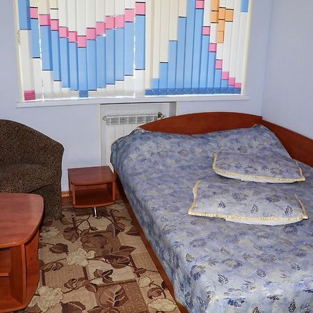 Hotel 7 Zirok Melitopolʼ Quarto foto