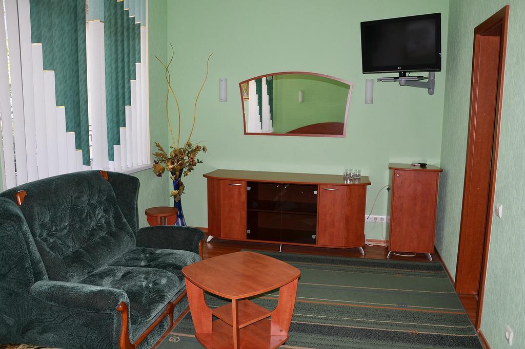 Hotel 7 Zirok Melitopolʼ Exterior foto
