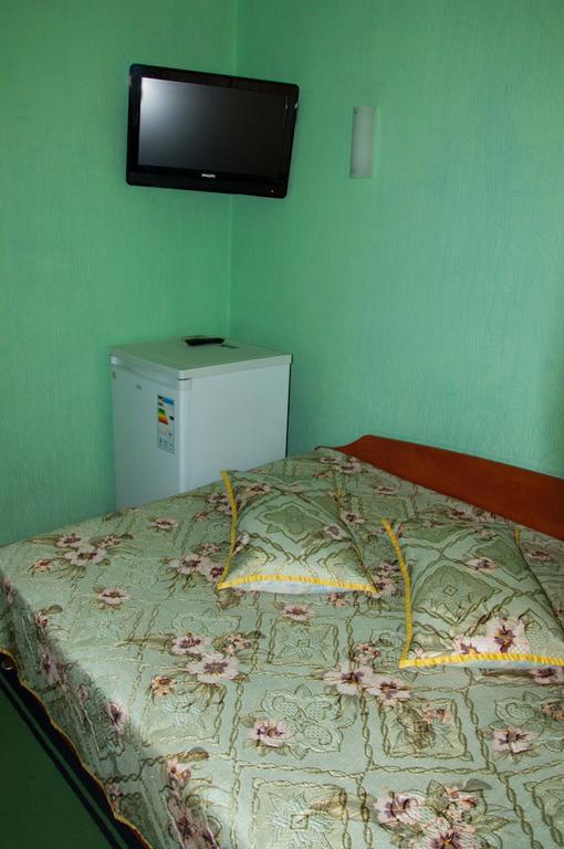 Hotel 7 Zirok Melitopolʼ Exterior foto